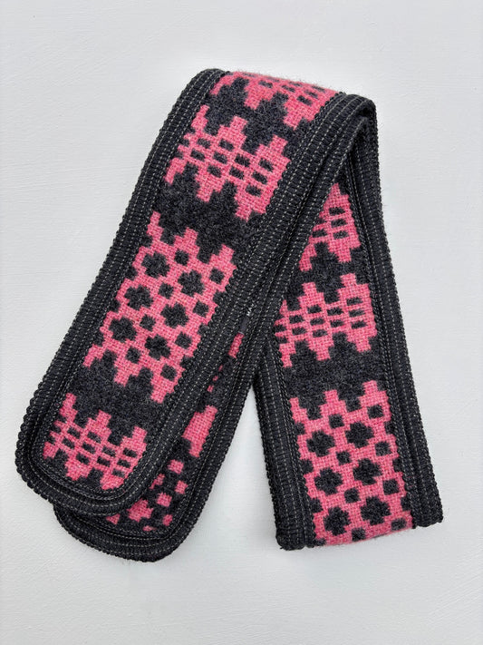 Cwtch Scarf - Coal & Rose