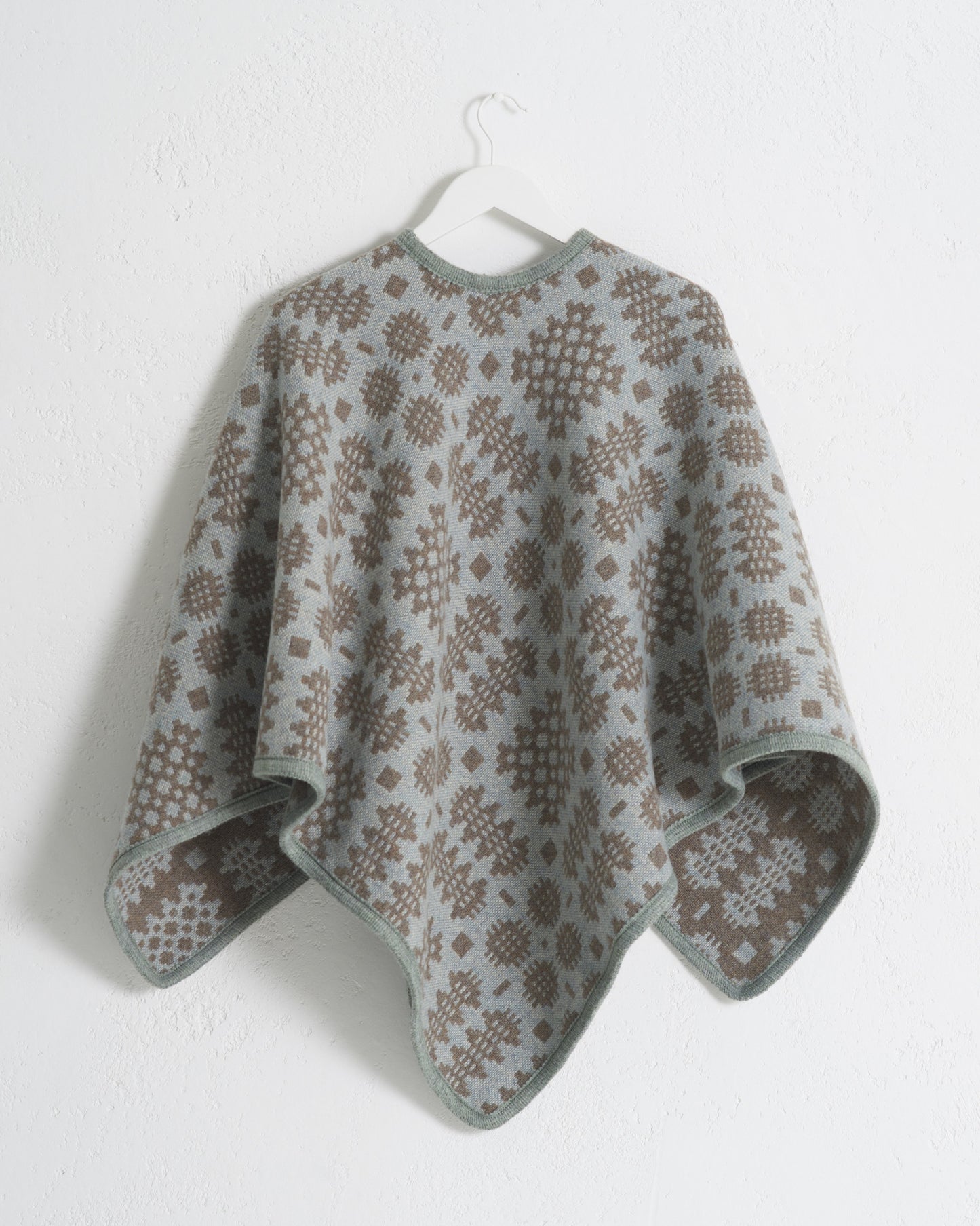 Vintage Blanche & Sage - Adult Poncho