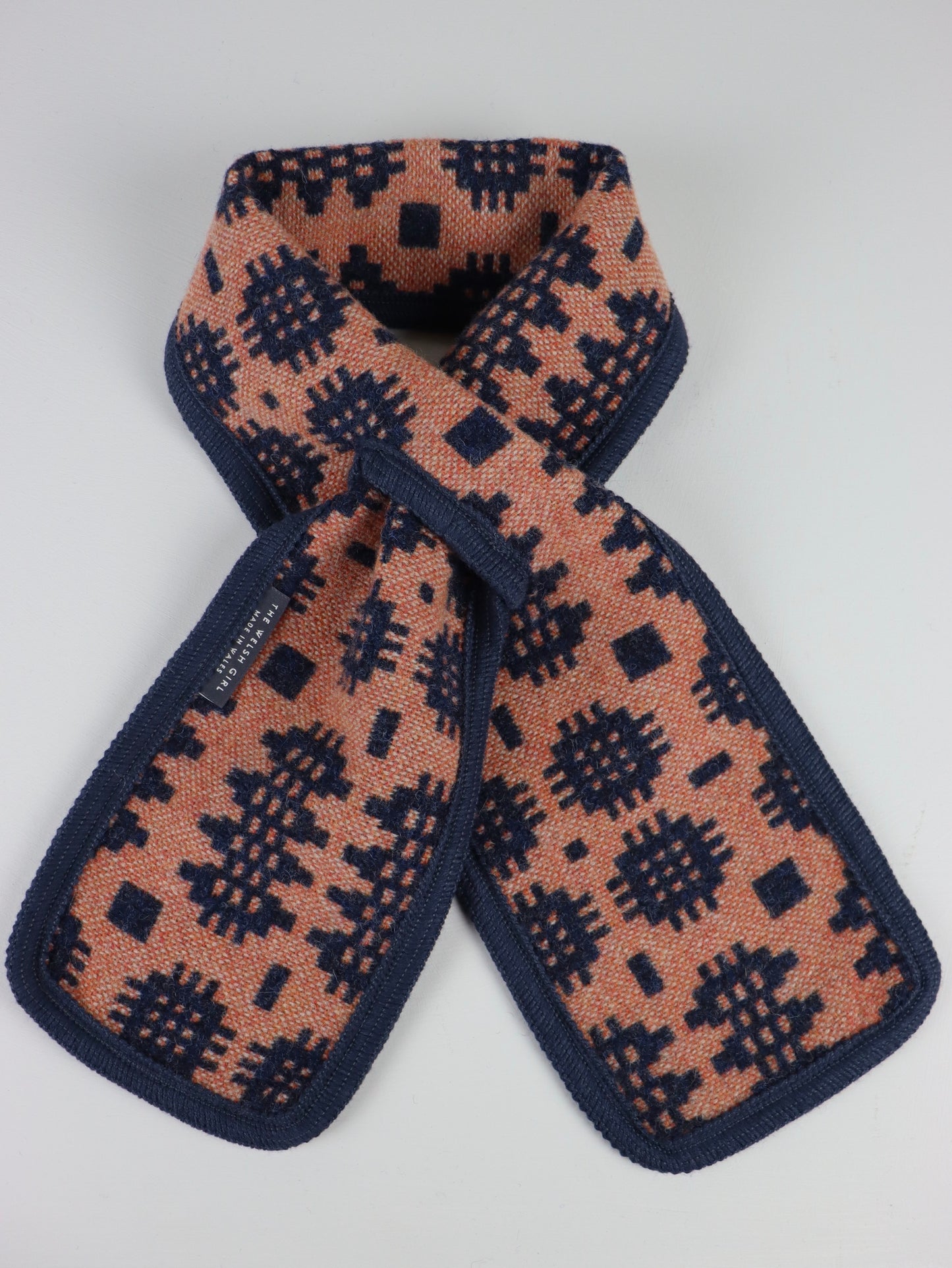 Indigo & Tangerine Coler Cwtch