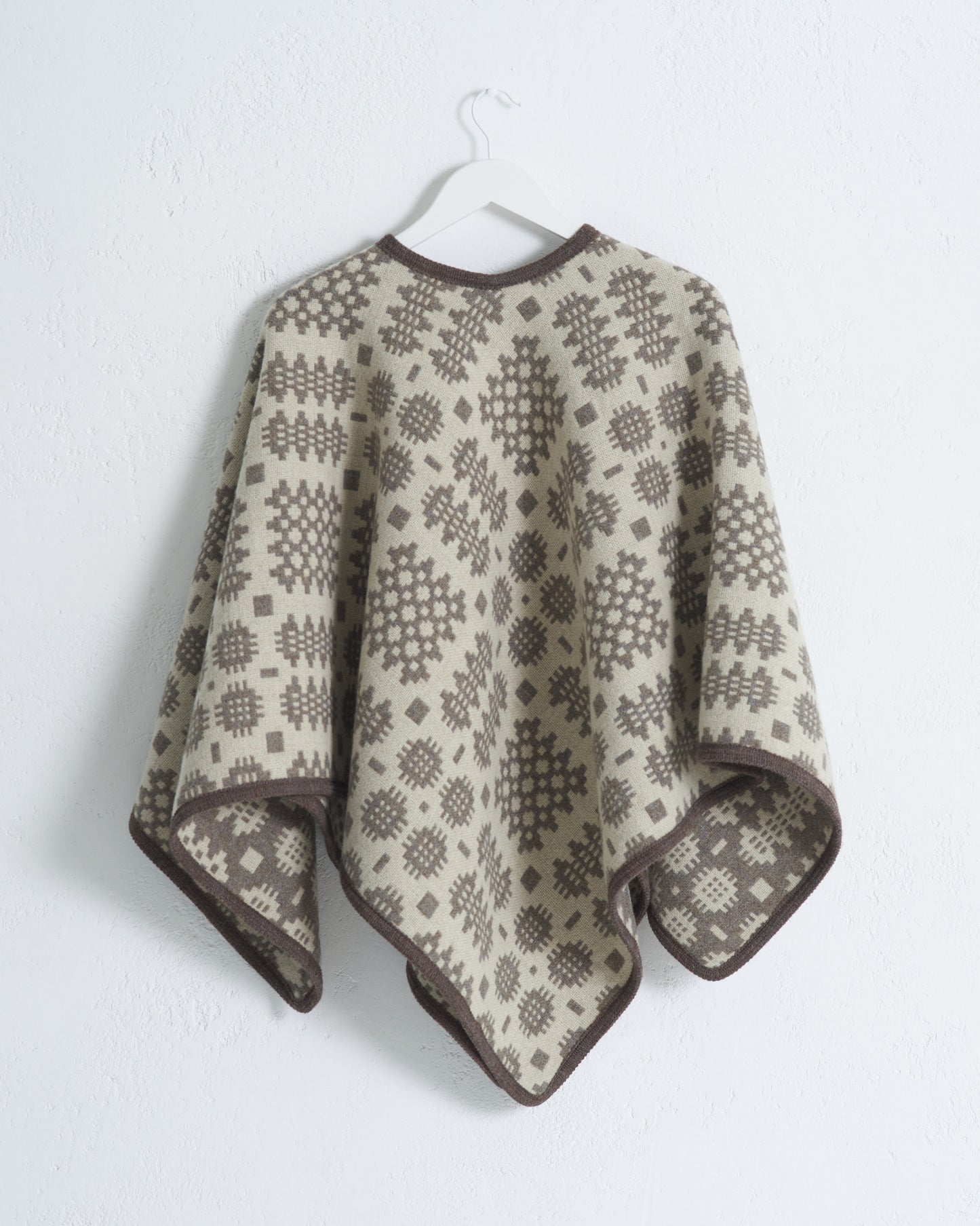 Blanche - Adult Poncho