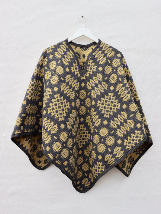 Slate & Marigold Adult Poncho