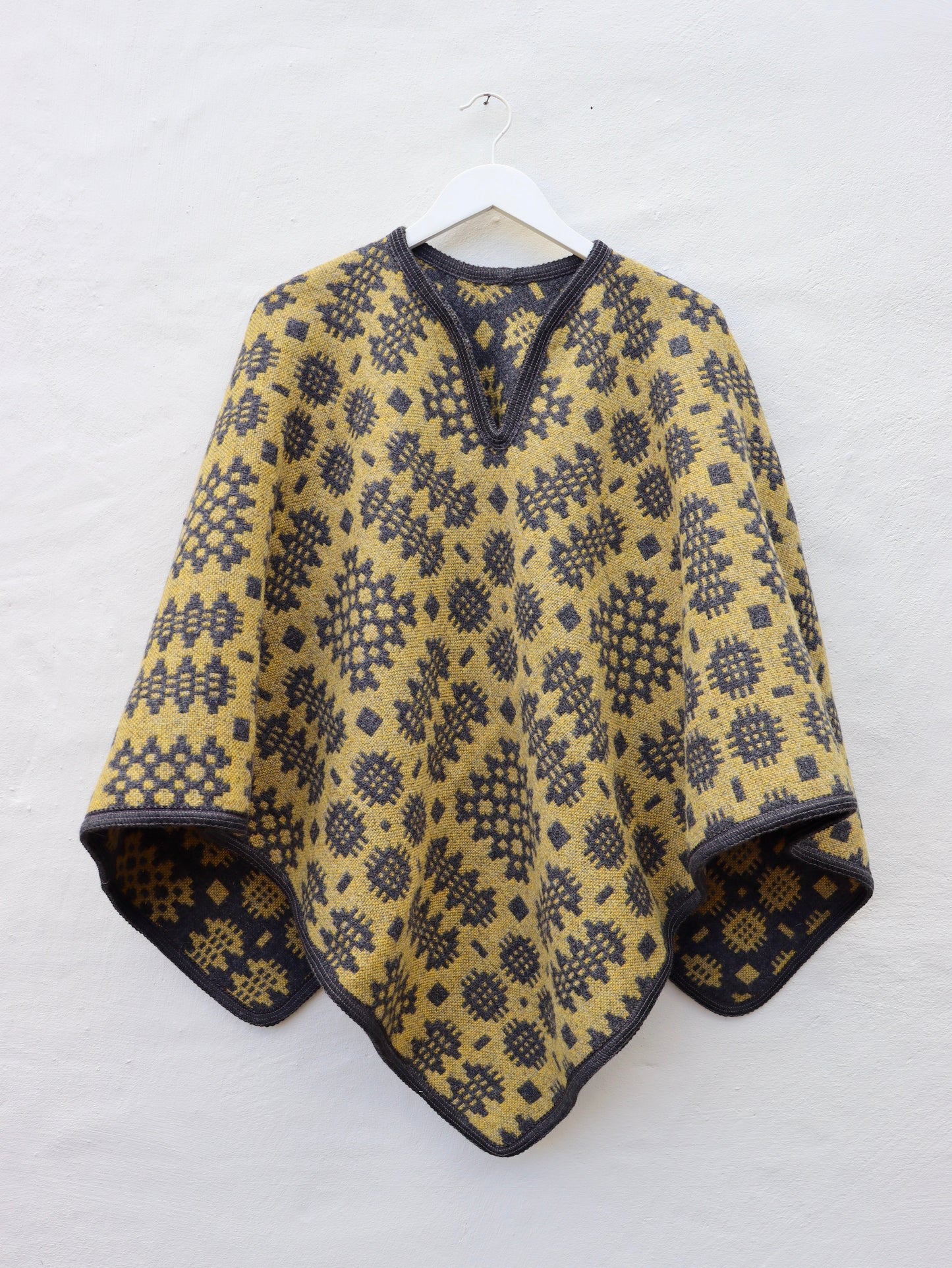 Slate & Marigold Adult Poncho