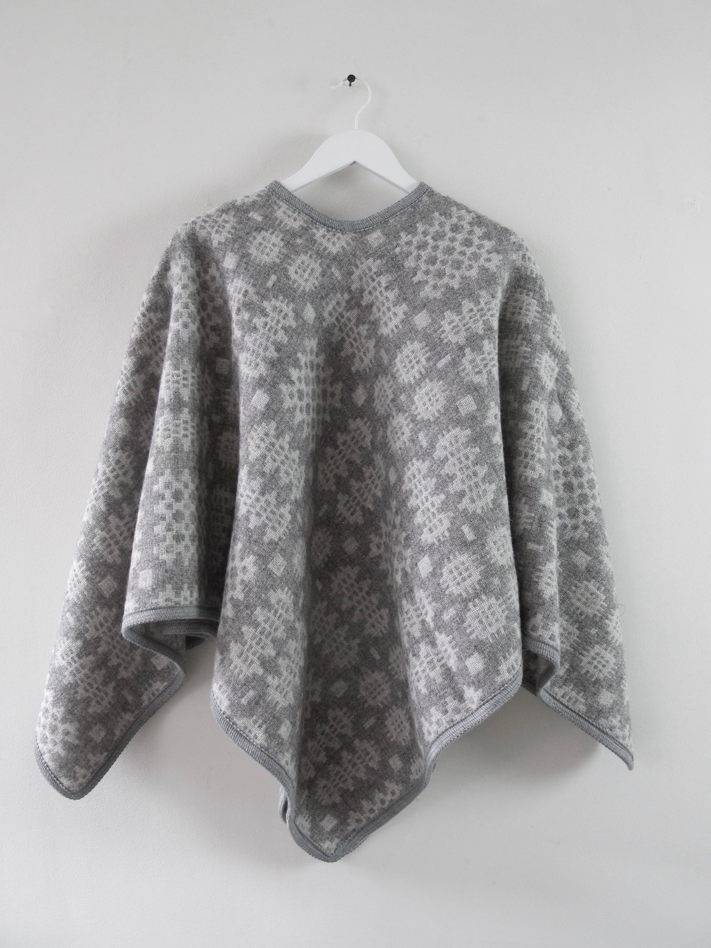 Pebble & Stone - Adult Poncho