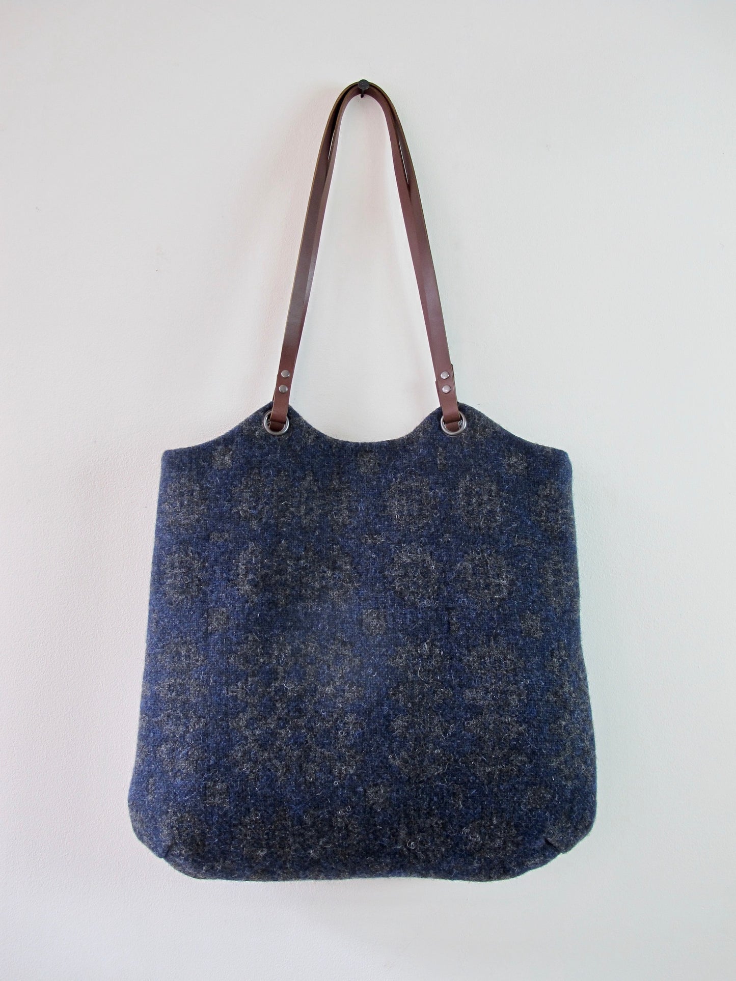 Tapestry Tote - Midnight & Graphite