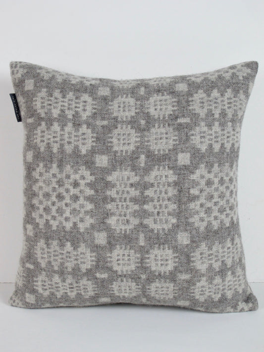 Pebble & Stone Cushion - 18"