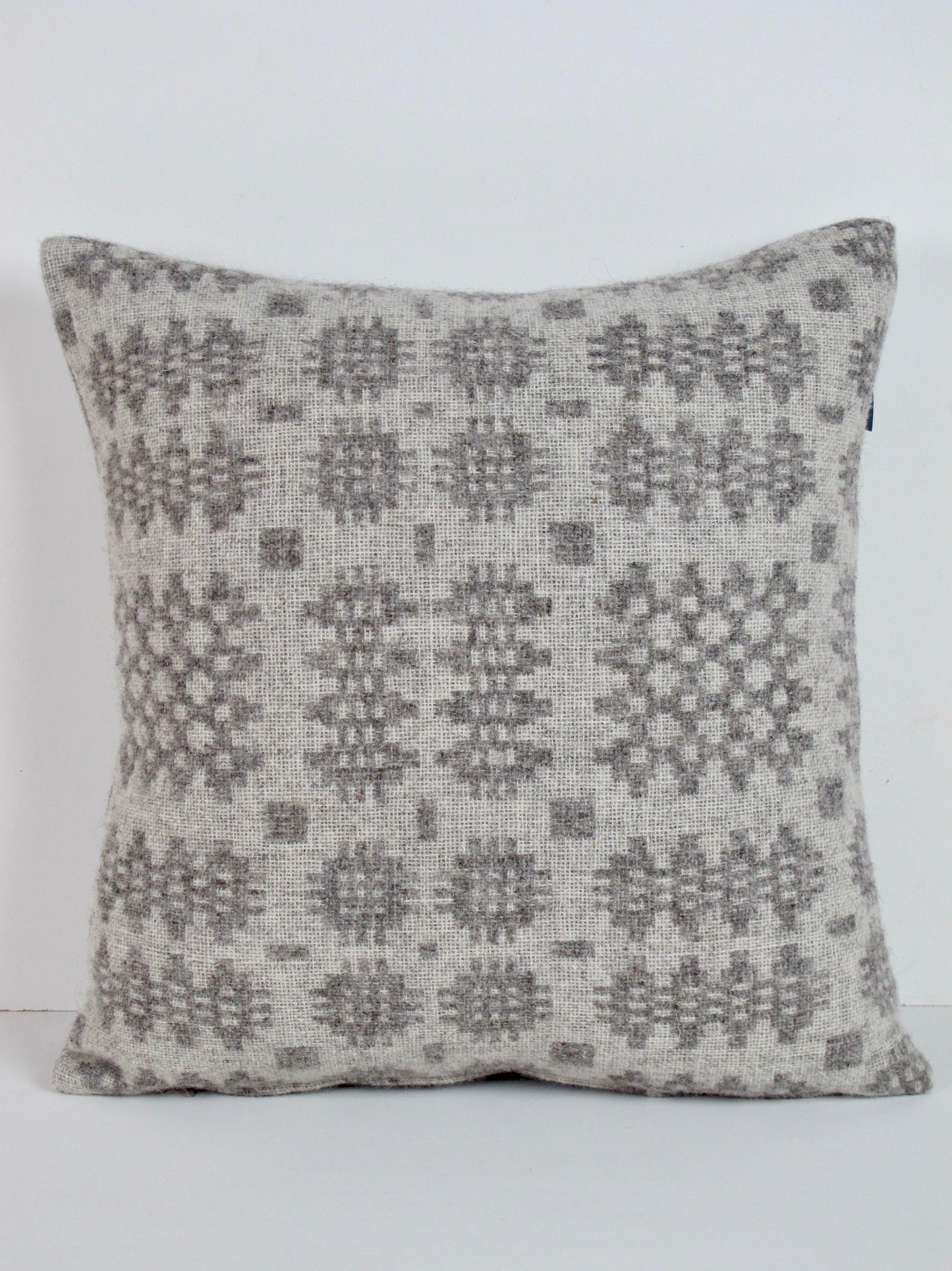 Pebble & Stone Cushion - 18"