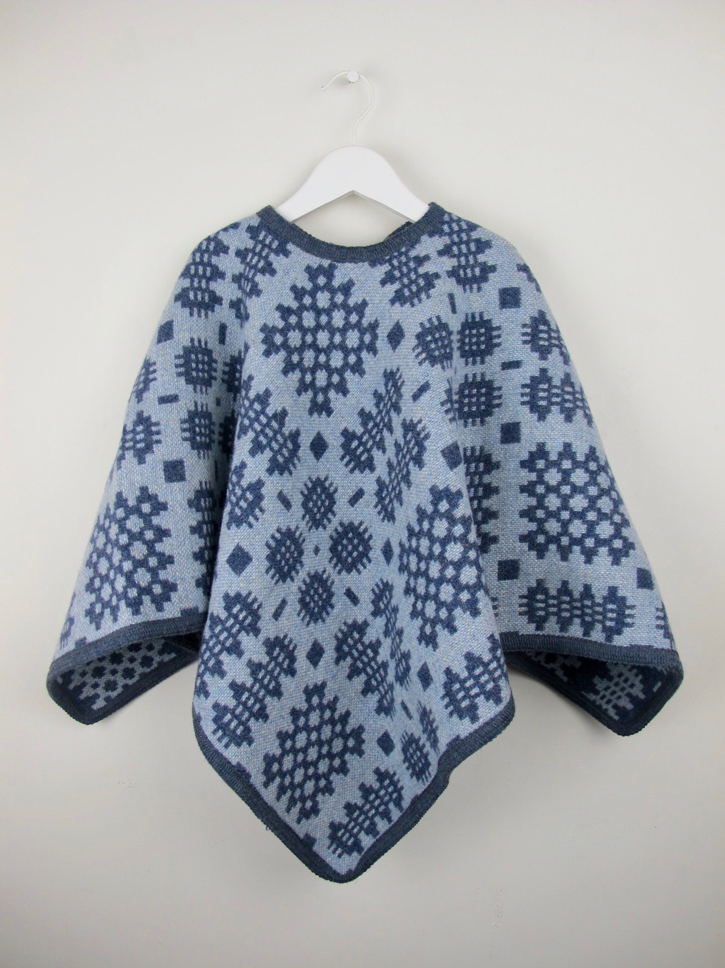 Gwladys - Child Poncho