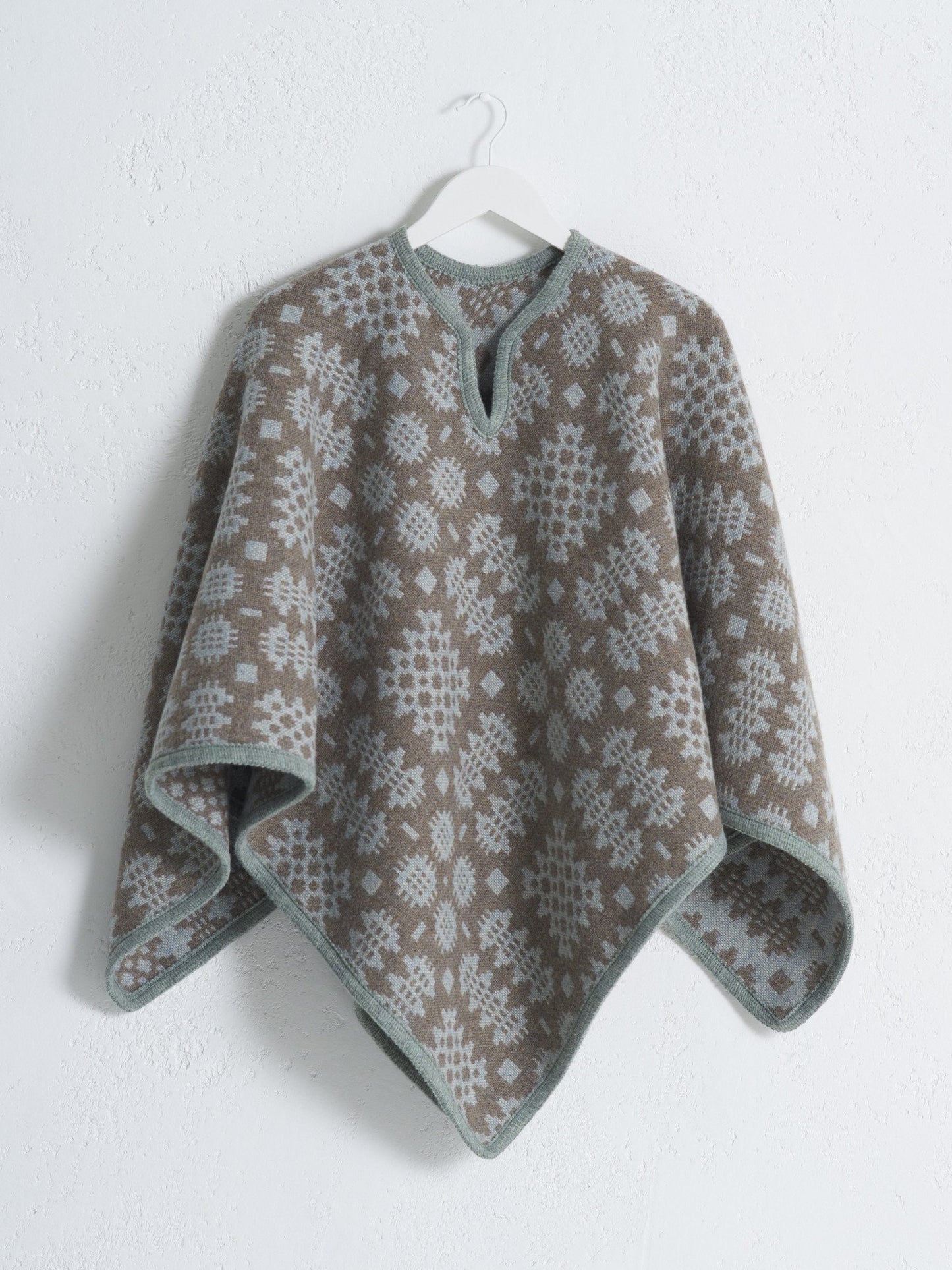 Vintage Blanche & Sage - Adult Poncho